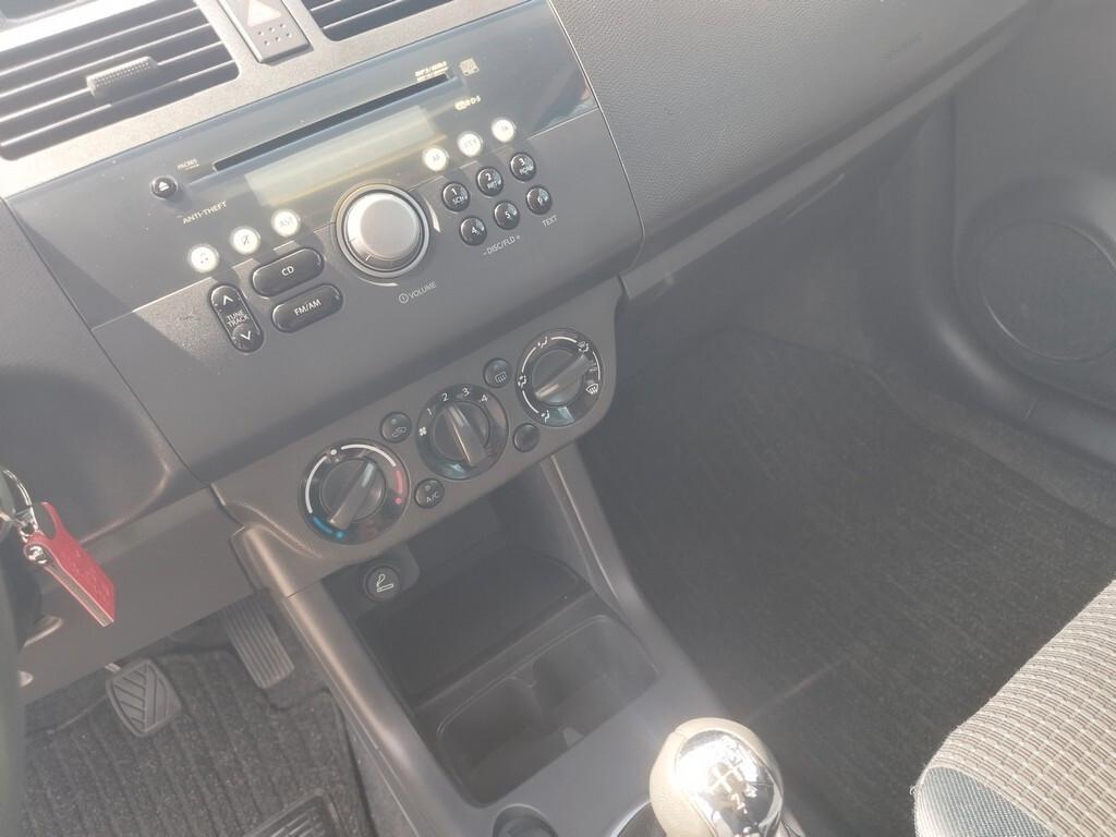 Suzuki Swift 1.3 DDiS 5p. GLX