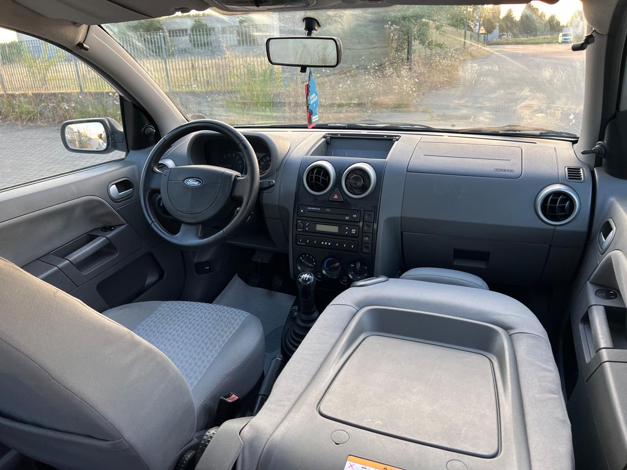 Ford Fiesta 1.2i 16V cat 5 porte Ambiente