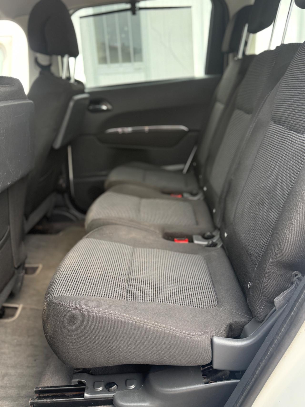 Peugeot 5008 2.0 HDi 150CV Business