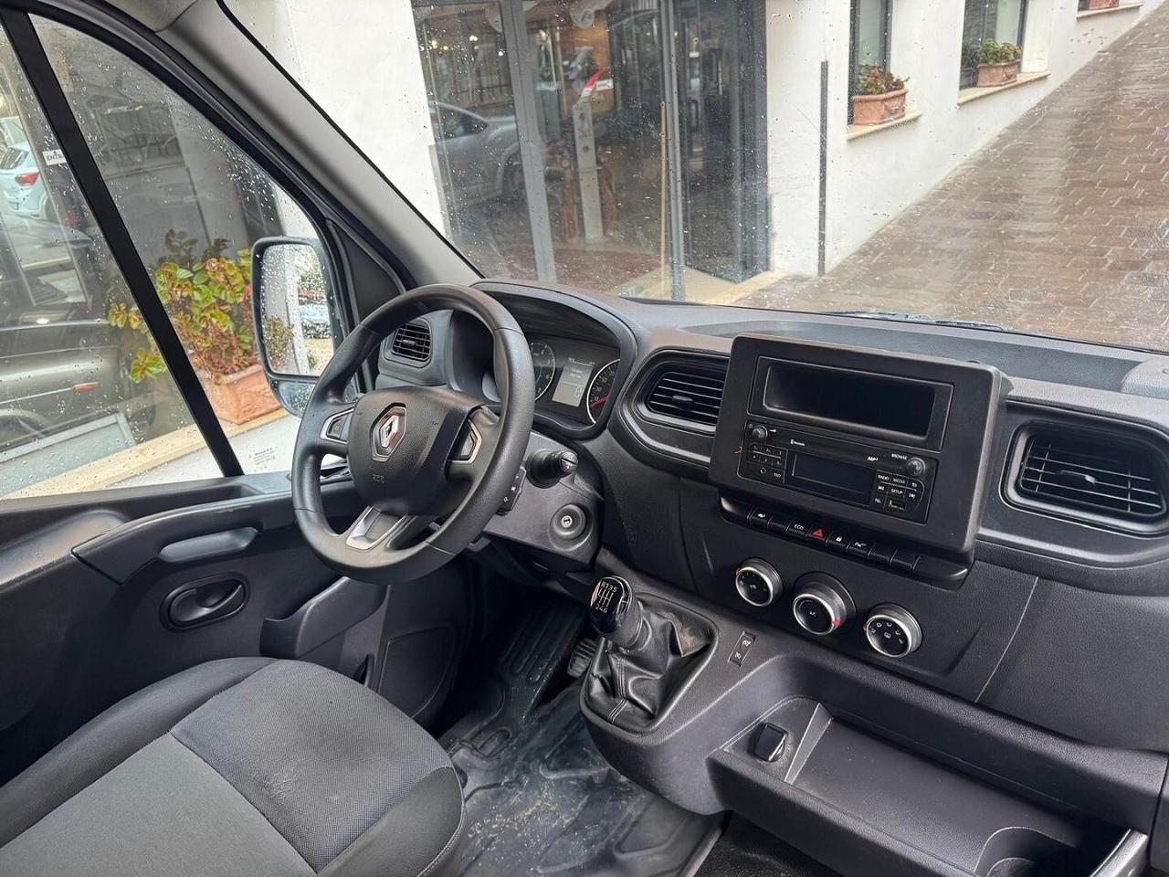 RENAULT Master T35 2.3 dCi 135CV PM-TM