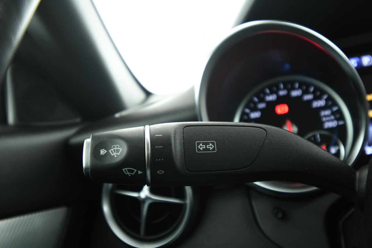 Mercedes-Benz SLC 200 Sport auto CAMERA+LED+C17"