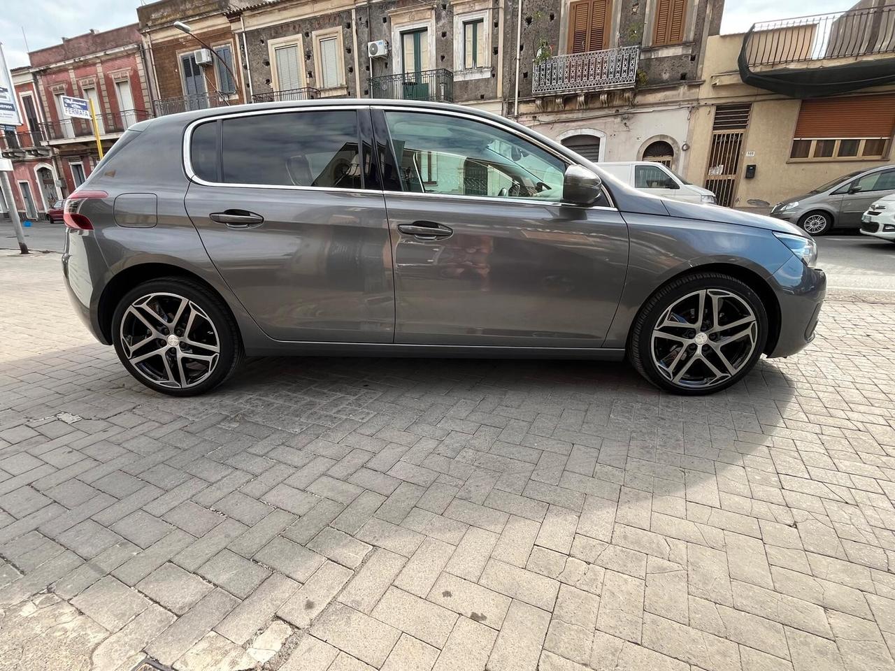 Peugeot 308 BlueHDi 130 S&S Allure TETTO