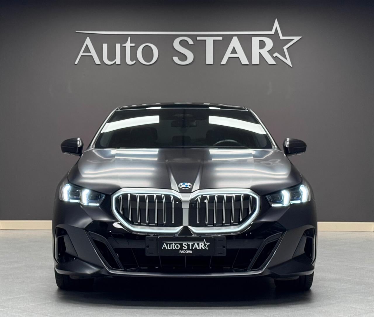 Bmw 520 520d 48V xDrive Msport Pro "Frozen Black"