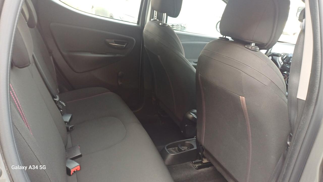 Lancia Ypsilon 1.2 69 CV 5 porte GPL Ecochic S Momodesign