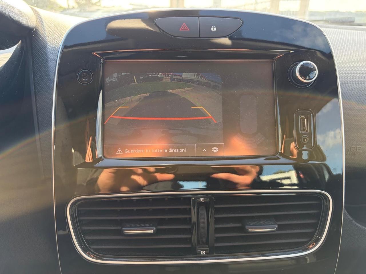 Renault Clio Sporter dCi 90CV Moschino Intens