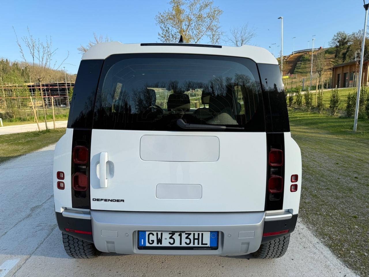 Land Rover Defender 110 3.0D I6 250 CV - LEASING SUBENTRO