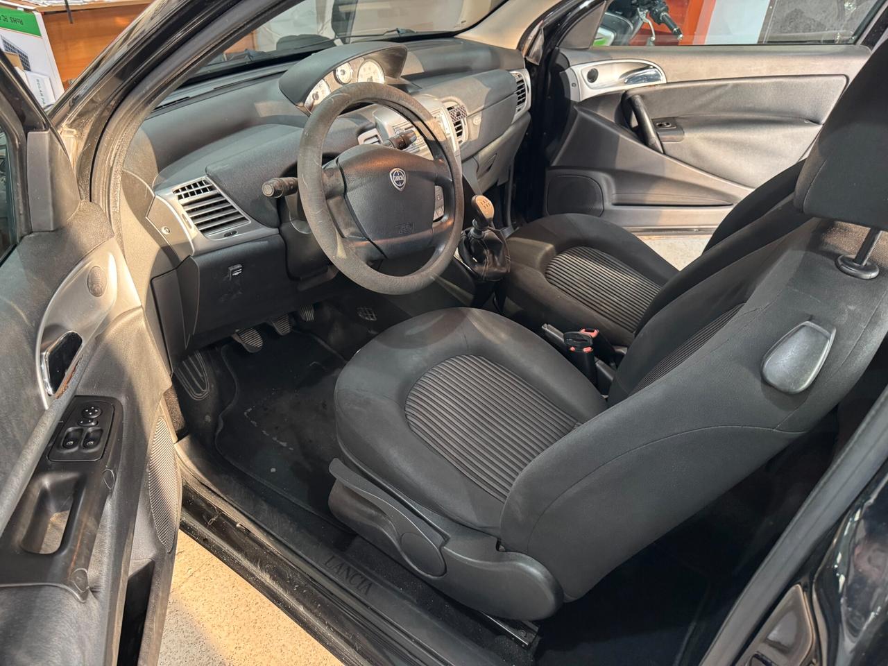 Lancia Ypsilon 1.2 cc. GPL Platino 77 cv. OK NEOPATENTATI