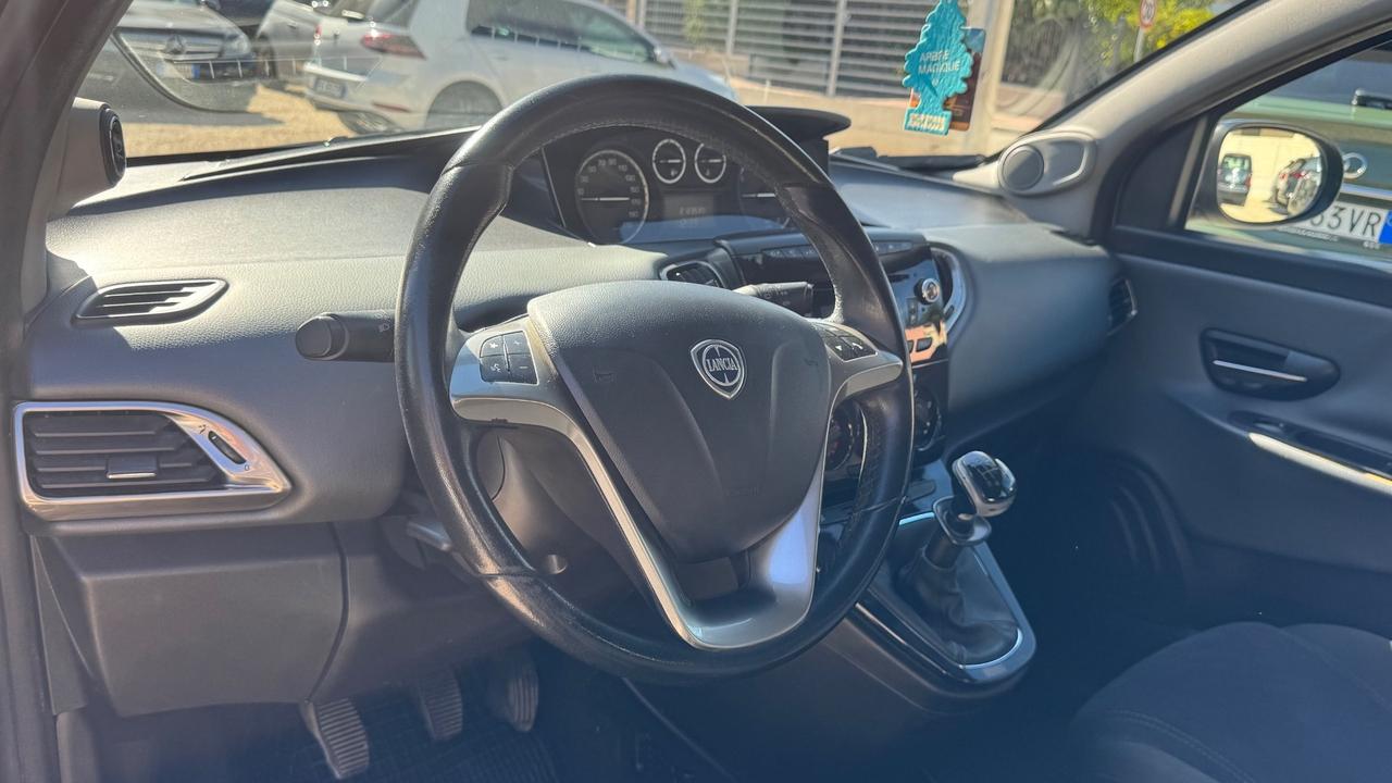 Lancia Ypsilon 0.9 TwinAir 85 CV 5 porte Metano Ecochic Gold