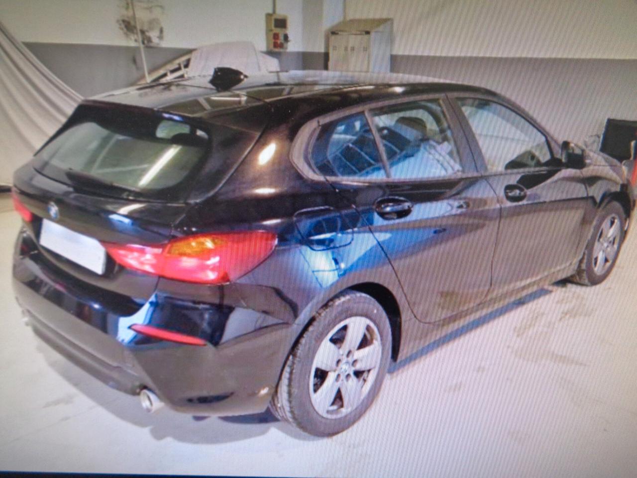 Bmw 118 118d 5p. Business Advantage