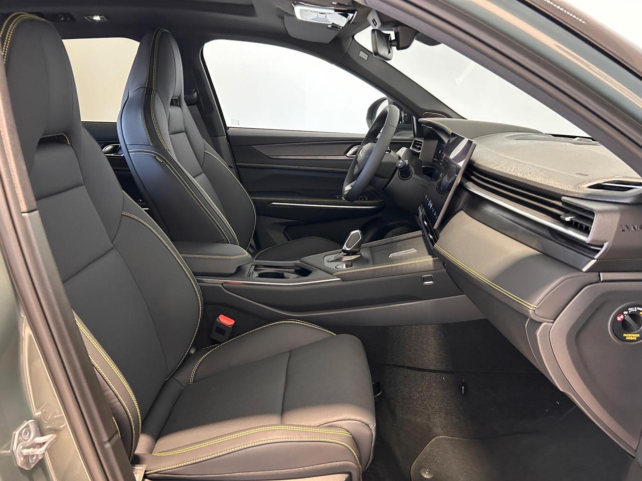 Lynk&co 01 PHEV More