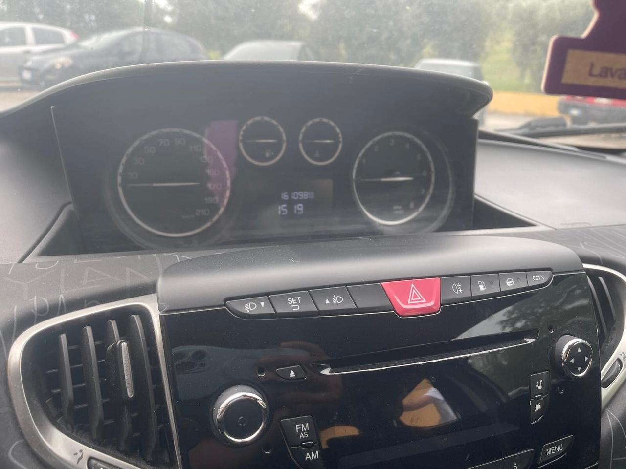 Lancia Ypsilon 1.2 69 CV 5 porte GPL Ecochic Elefantino