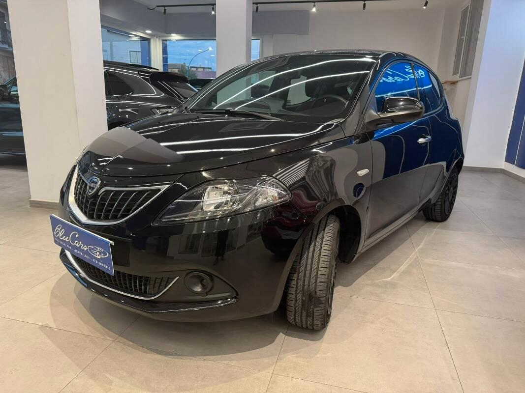 Lancia Ypsilon III 1.0 firefly hybrid Silver s&s 70cv