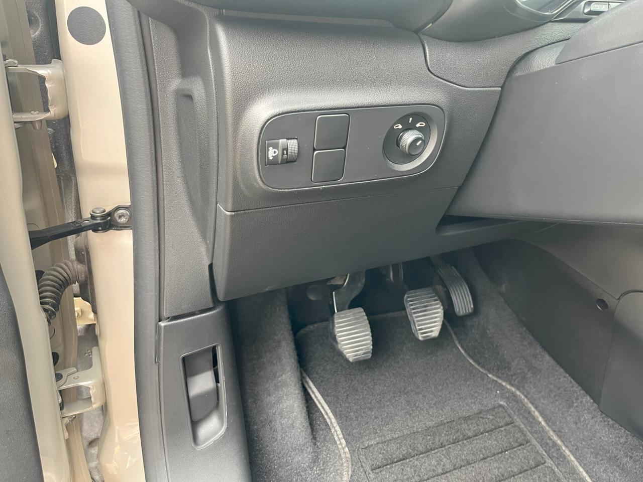 Citroen C3 PureTech 83 S&S Plus - Neopatentati - Navigatore Satellitare - Fari Led - Climatizzatore Automatico