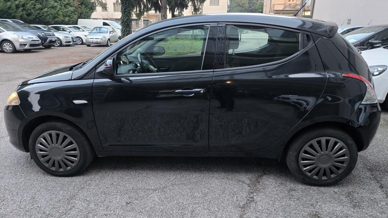 Lancia Ypsilon 1.2 69 CV 5 porte S&S Platinum