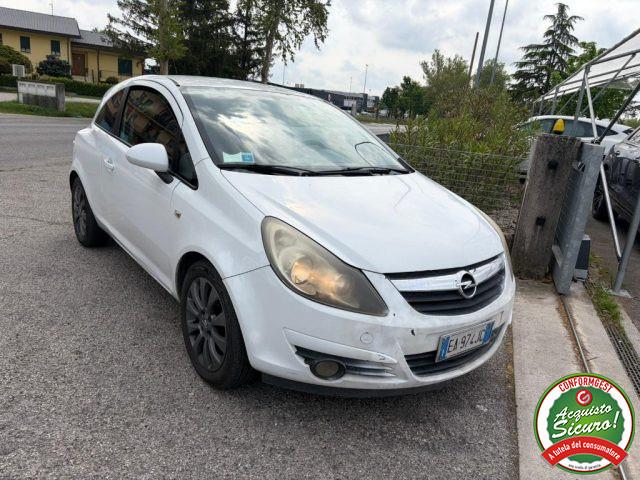 OPEL Corsa 1.2 80CV 3 porte GPL-TECH Club GPL OK 2032