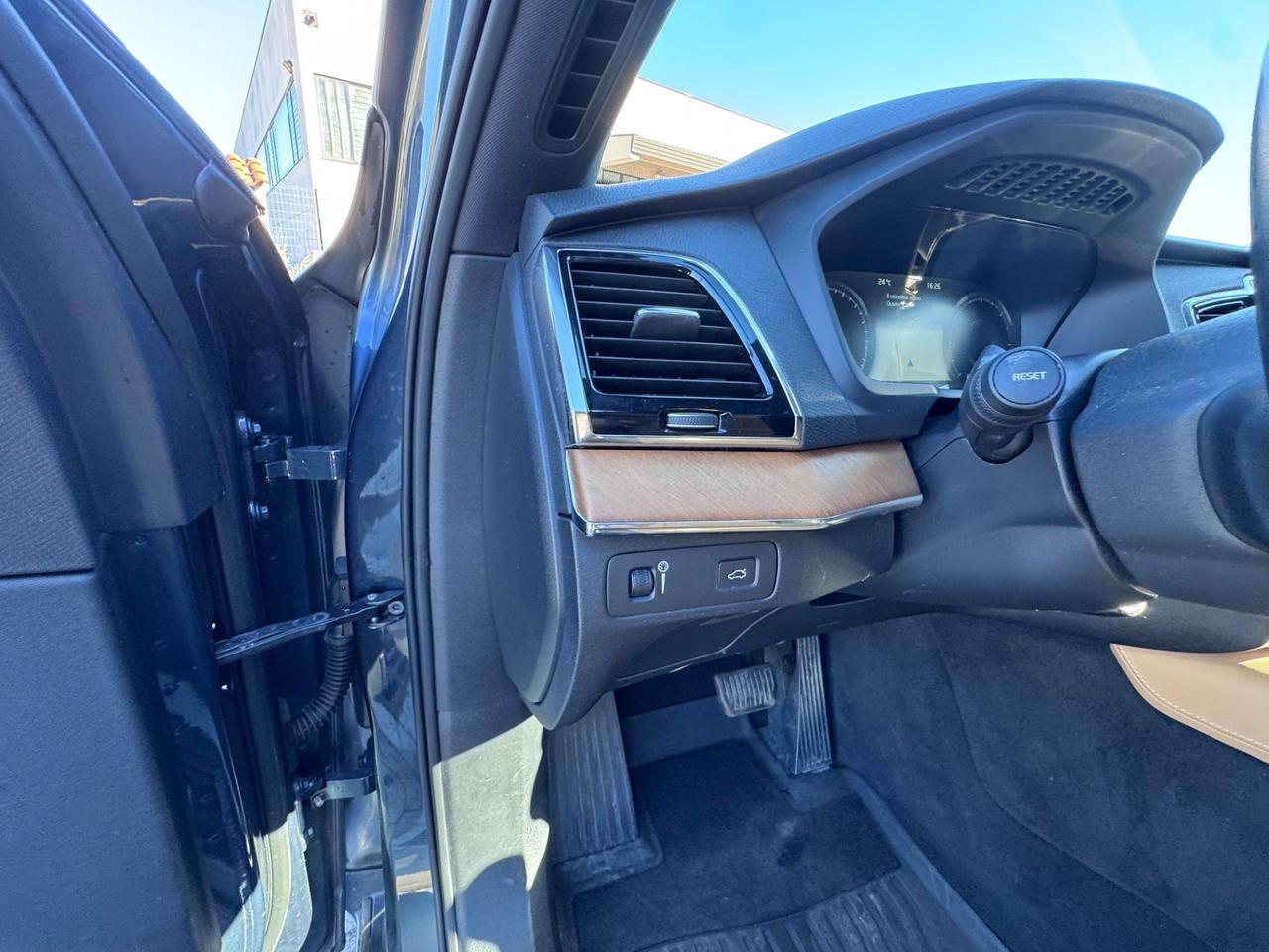 Volvo XC 90 XC90 D5 AWD Geartronic Inscription