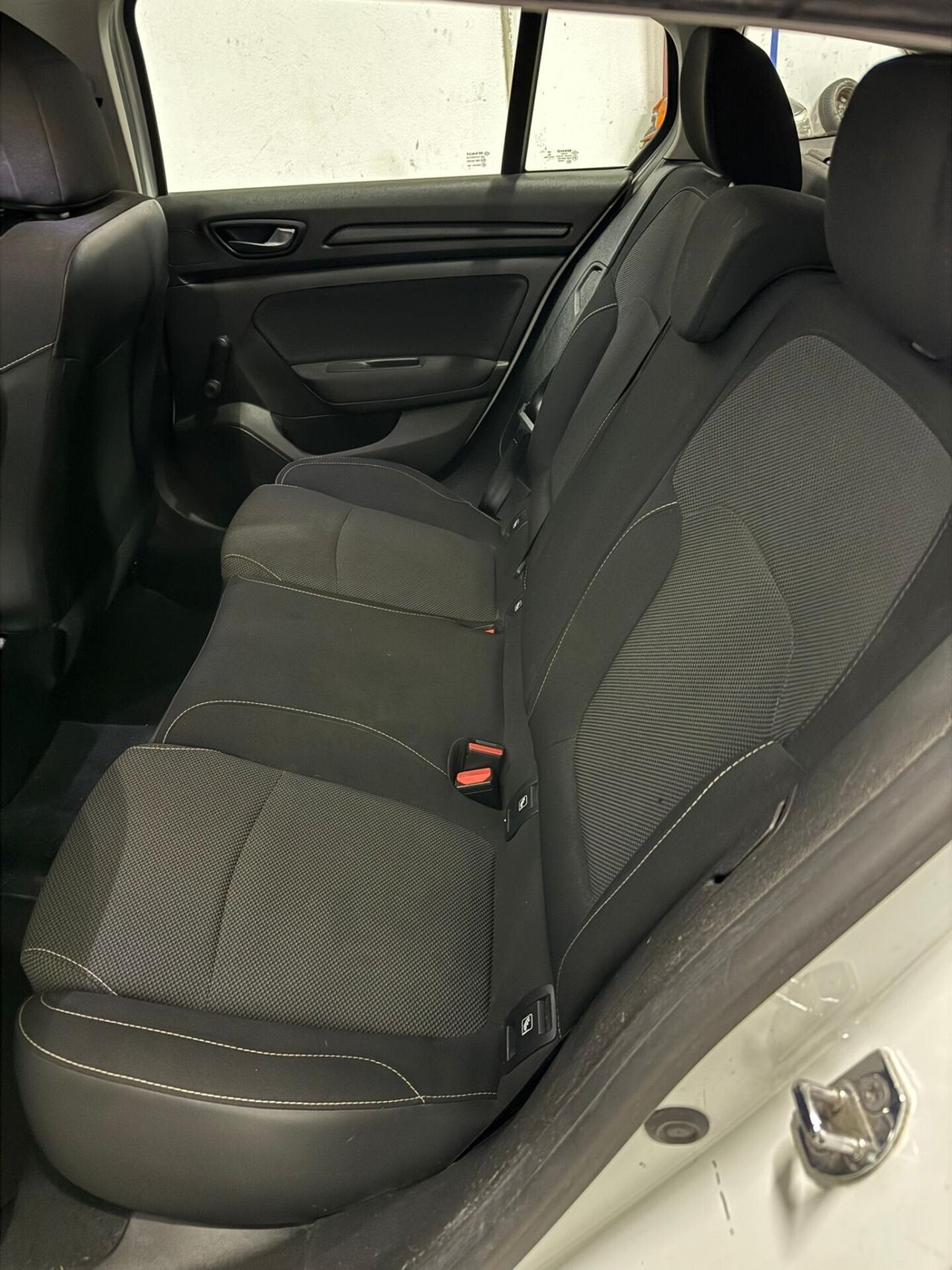 Renault Megane Mégane Sporter TCe Energy Business 2017