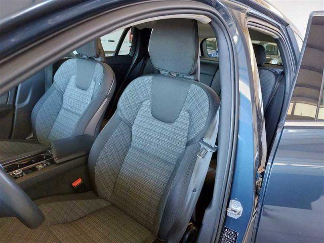 VOLVO V60 B4 (d) Geartronic Momentum Business Pro