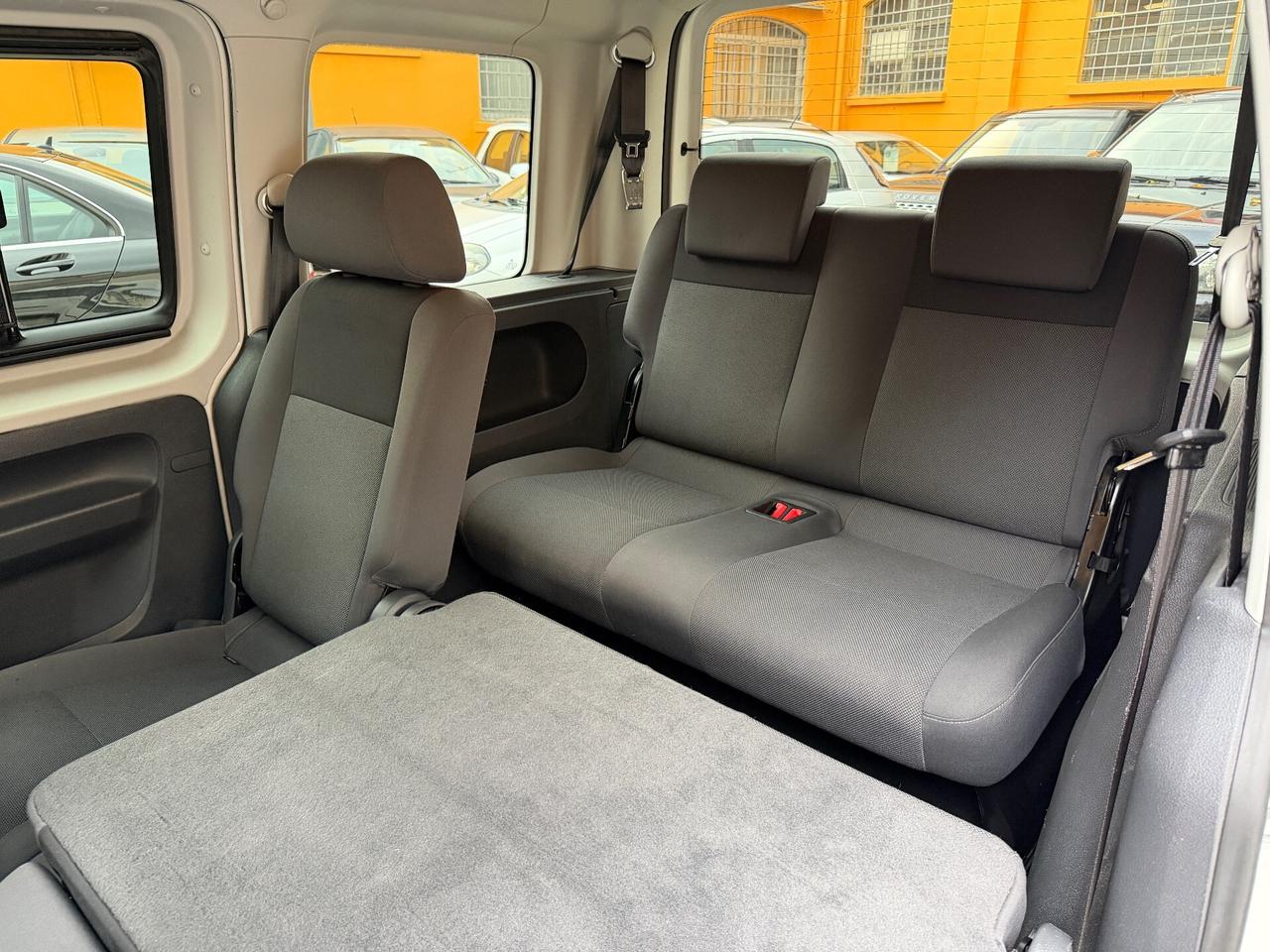 Volkswagen Caddy 1.6 TDI 102 CV 5p. Trendline 7 Posti