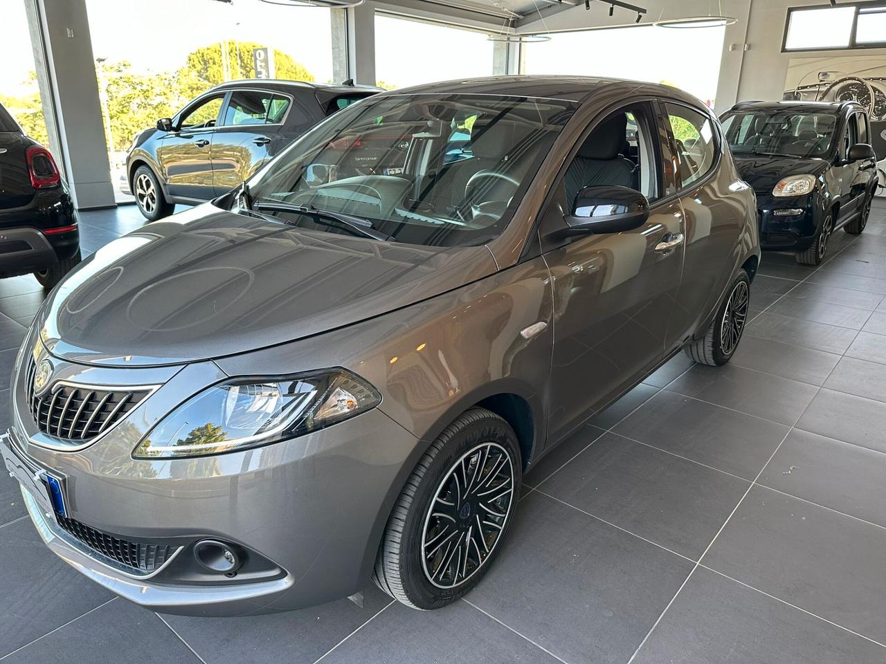 Lancia Ypsilon 1.0 FireFly 5 porte S&S Hybryd Gold