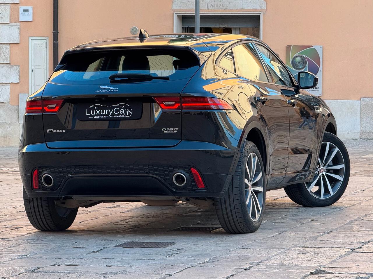 Jaguar E-Pace 2.0D 150 CV AWD R-Dynamic S Autocarro