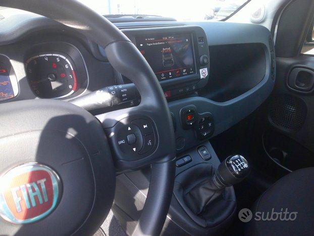 Fiat Panda 1.0 69cv firefly hybrid schermo touch 7"