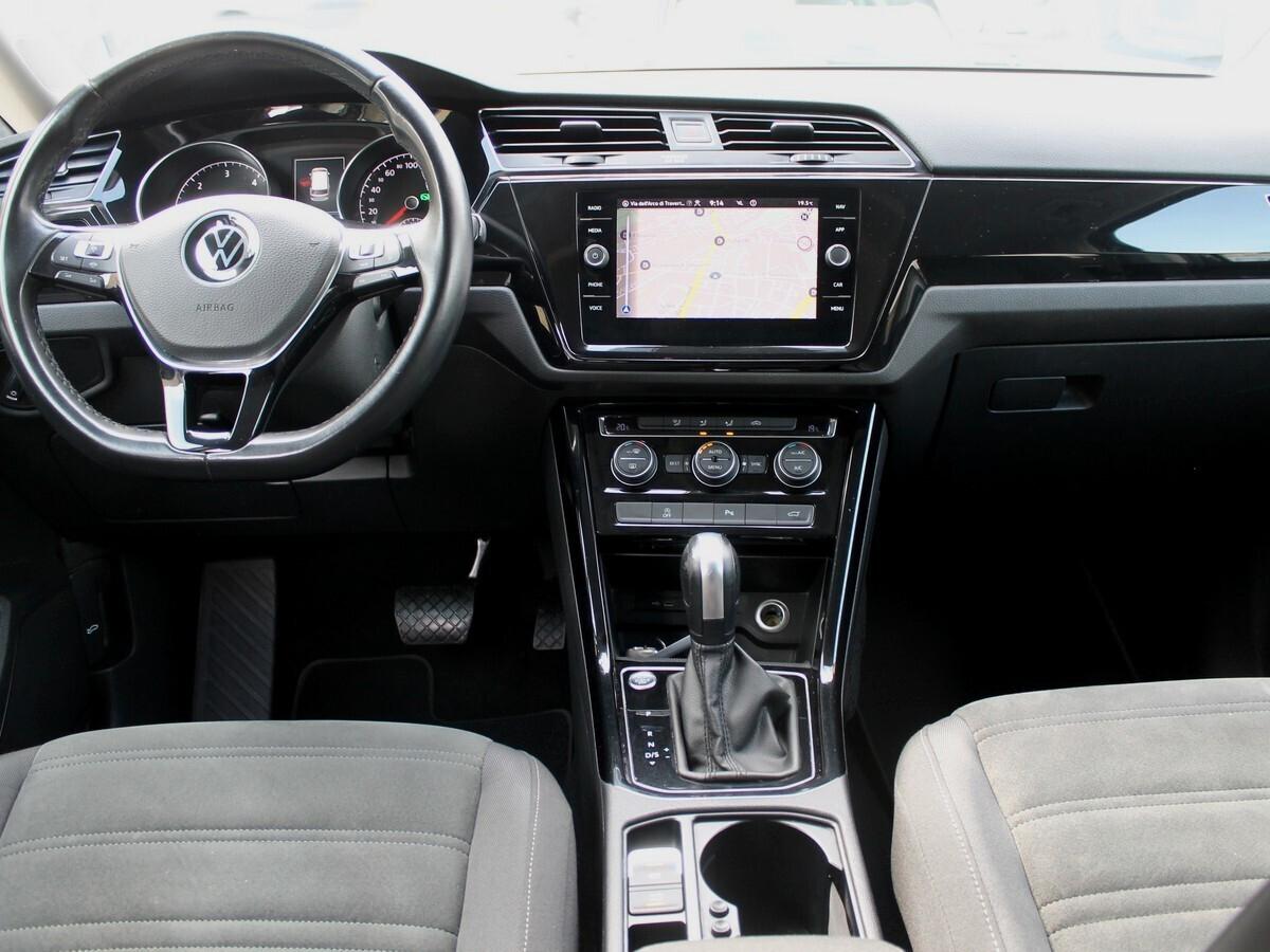 Volkswagen Touran 2.0 TDI 150 CV SCR DSG Executive BlueMotion Tech.7p Nav PDC UNIPRO IVA DEDUC.