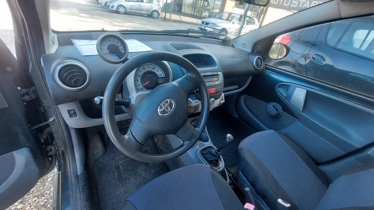 Toyota Aygo 1.0 12V VVT-i 5 porte Sol