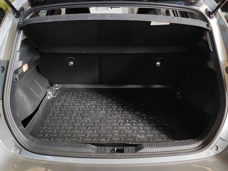 Toyota Auris 1.8 Hybrid Black Edition AREA C FREE