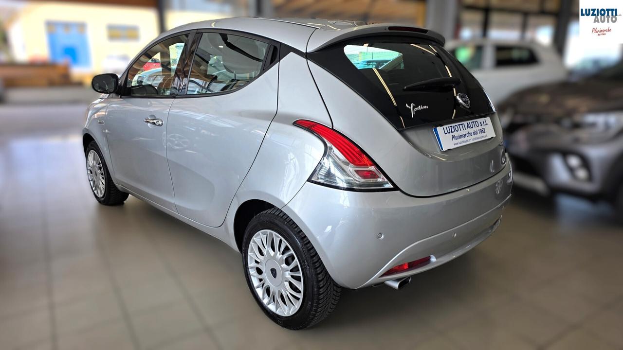 Lancia Ypsilon 1.2 69 CV 5 porte Gold