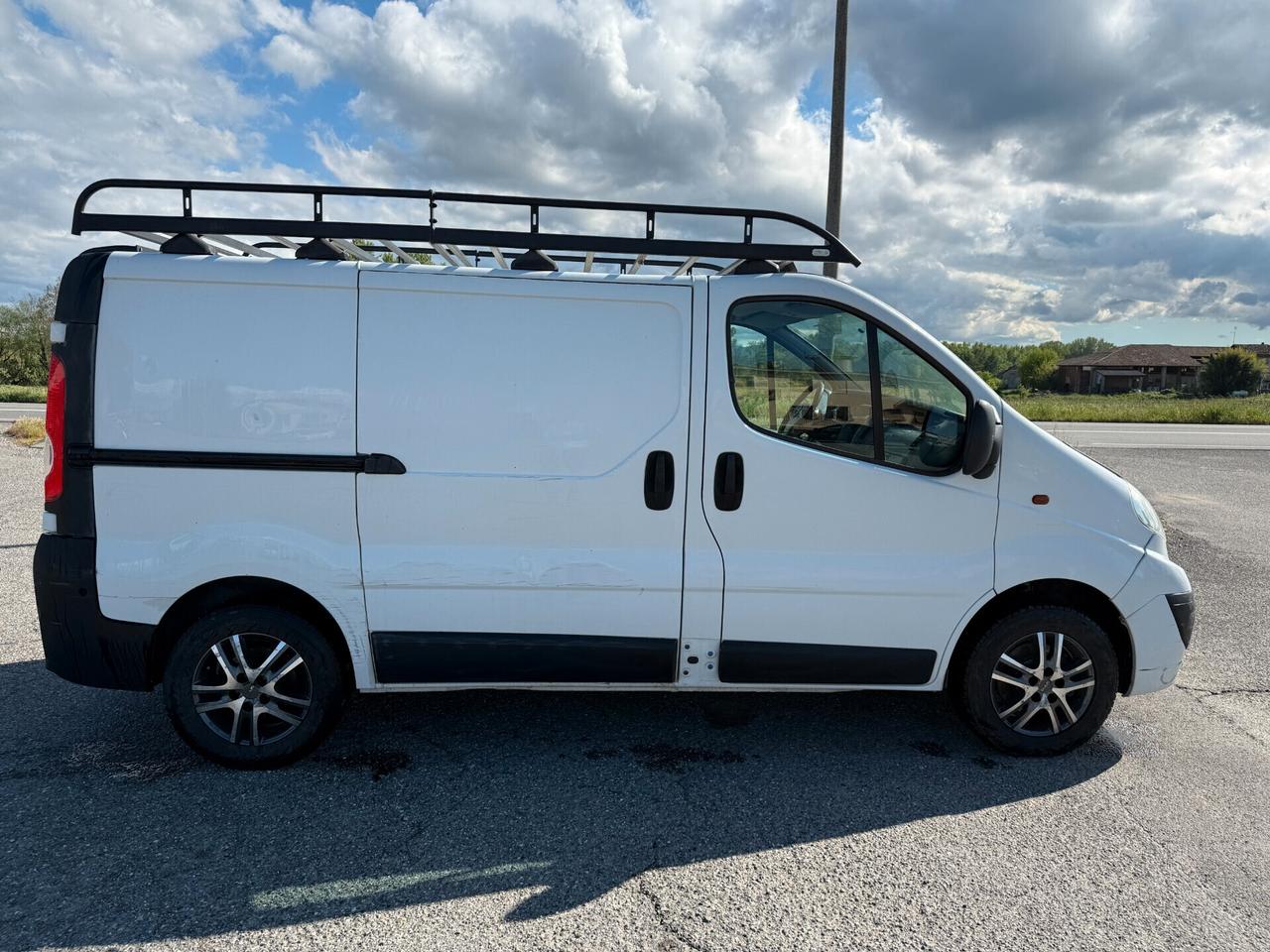 OPEL VIVARO