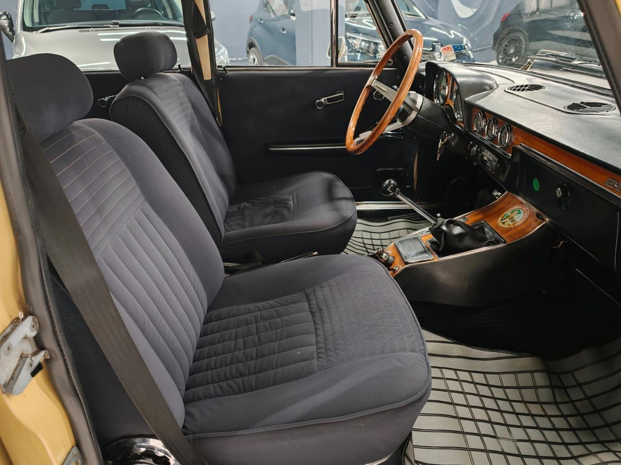 Alfa Romeo 2000 berlina