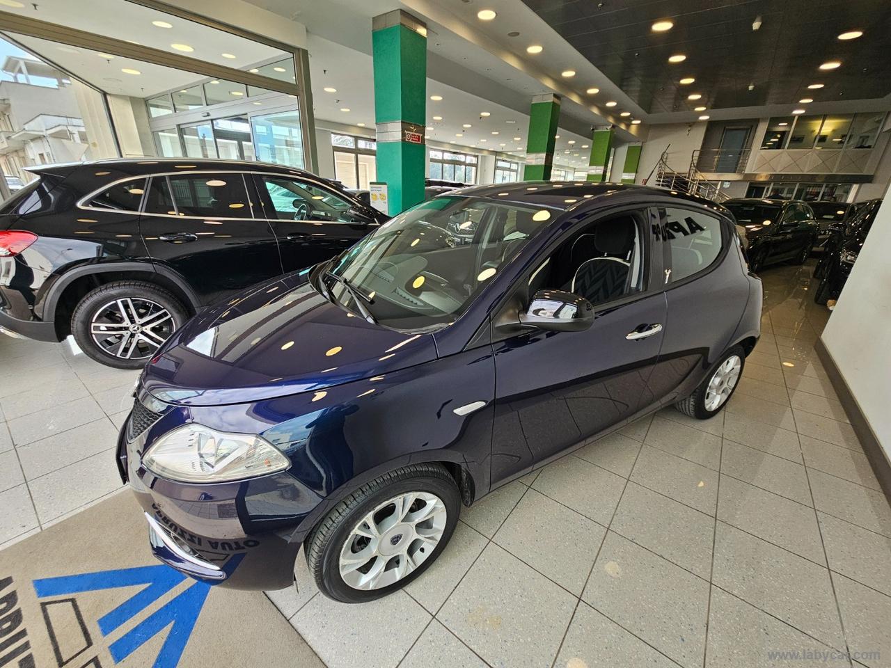 LANCIA Ypsilon 1.2 69 CV 5p. Platinum