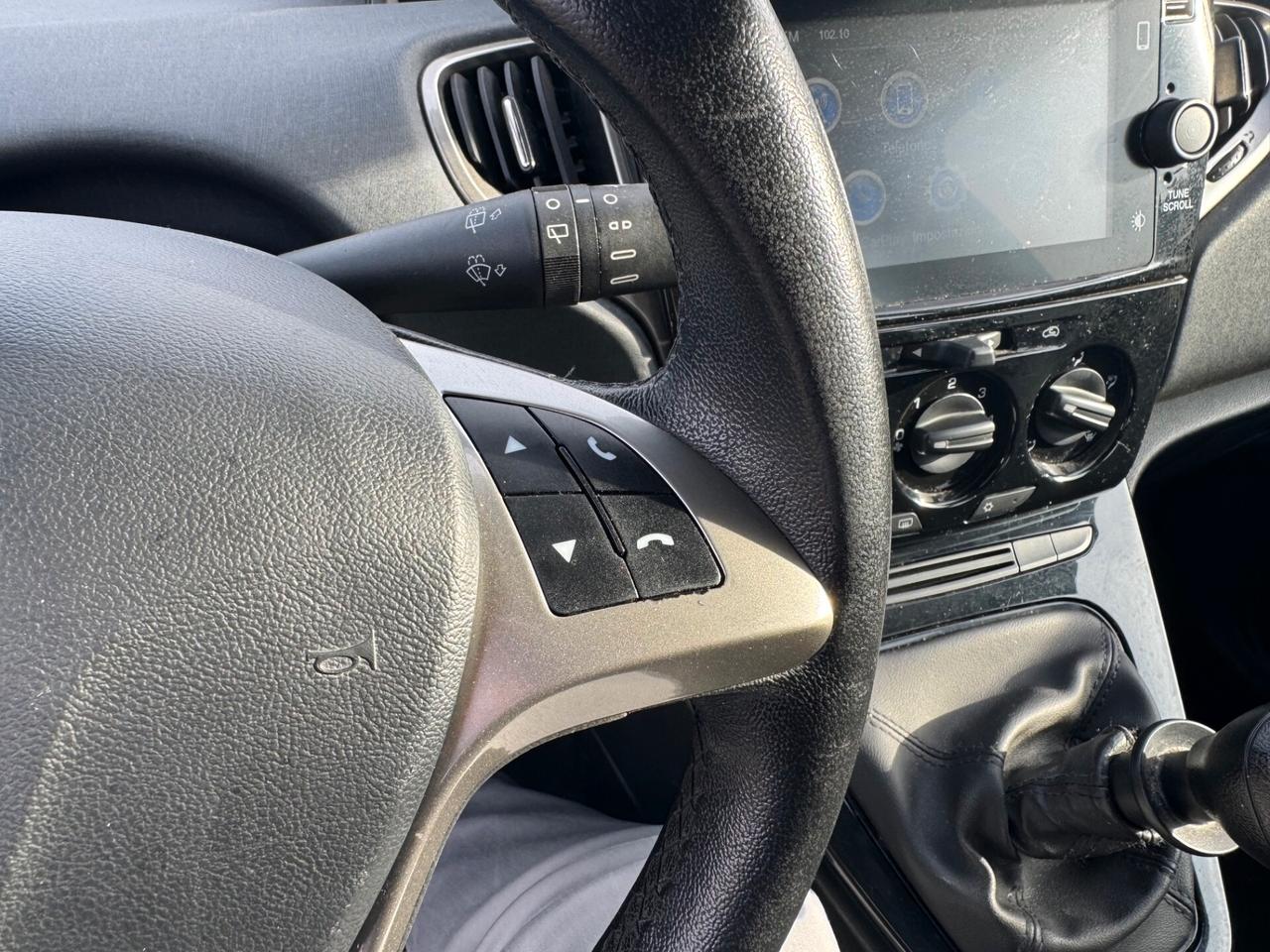 Lancia Ypsilon 1.0 FireFly 5 porte S&S Hybrid Ecochic Gold