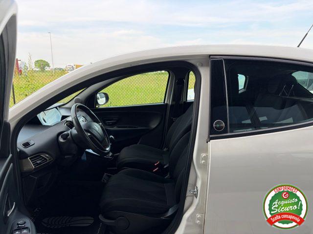 LANCIA Ypsilon Metano Ecochic Gold 5 porte ANCHE NEOPATENTATI