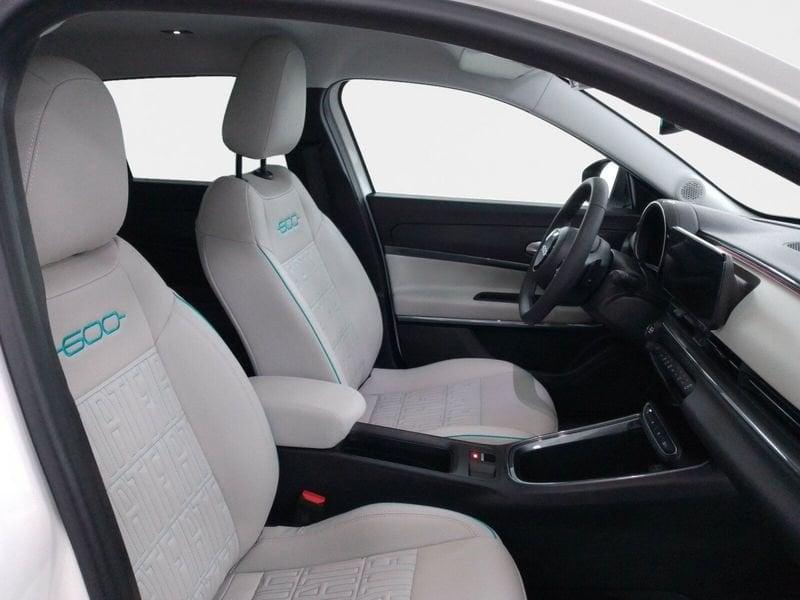 FIAT 600 1.2 hybrid La Prima 110cv auto