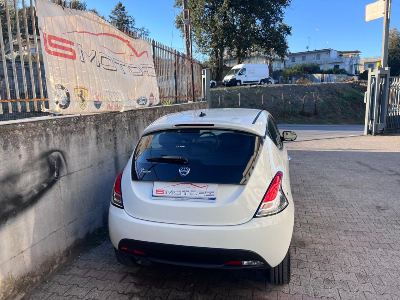 Lancia Ypsilon 1.2 69 CV 5 porte Gold GPL Di Serie