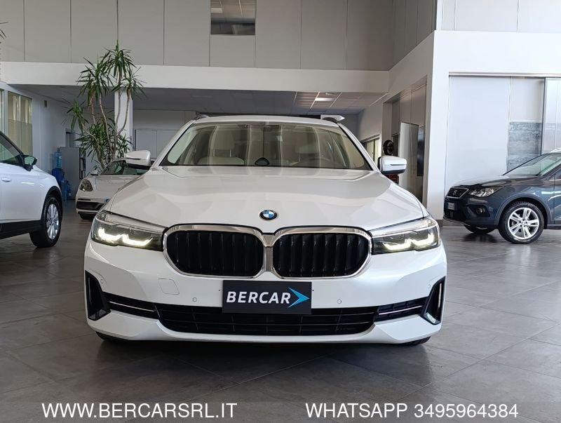 BMW Serie 5 520d 48V Touring Business*SEDILI RISCALDATI*TELECAMERA*PDC*FULL LED*GANCIO TRAINO*