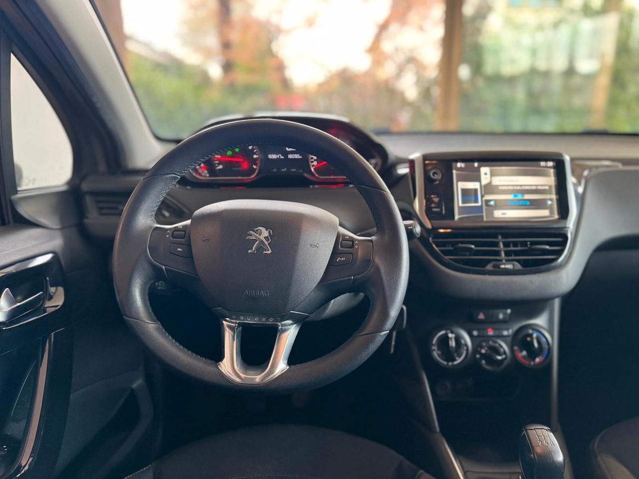 Peugeot 208 1.2 benz 82CV - Garanzia 12 Mesi