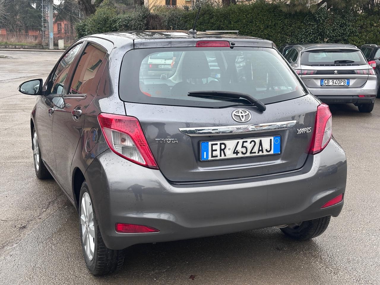 Toyota Yaris 1.0 5 porte Lounge Neopatentati