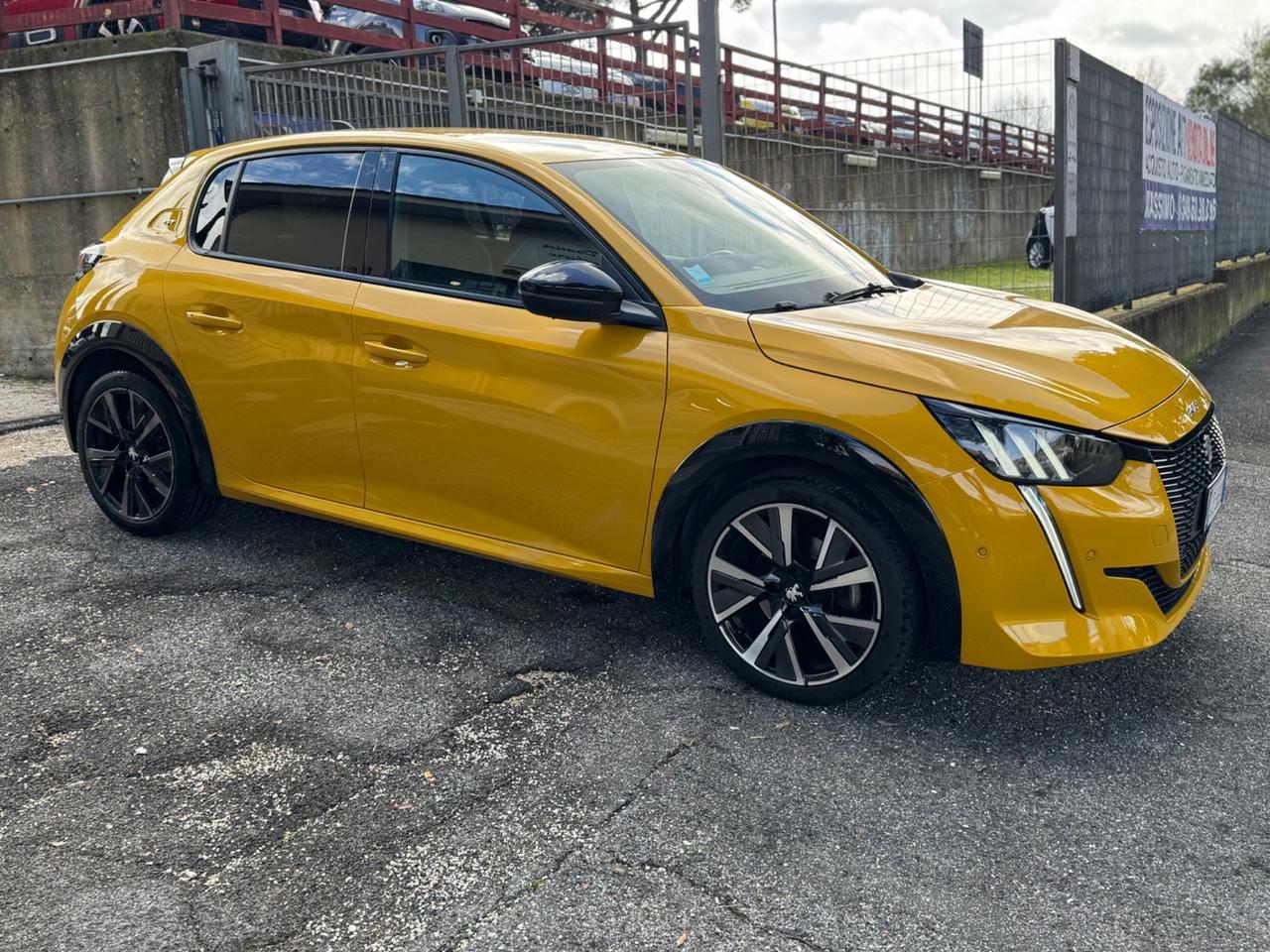 Peugeot 208 PureTech 100 Stop&Start 5 porte GT