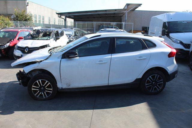 VOLVO V40 Cross Country 2.0 D2 120CV BUSINESS CAMBIO MANUALE