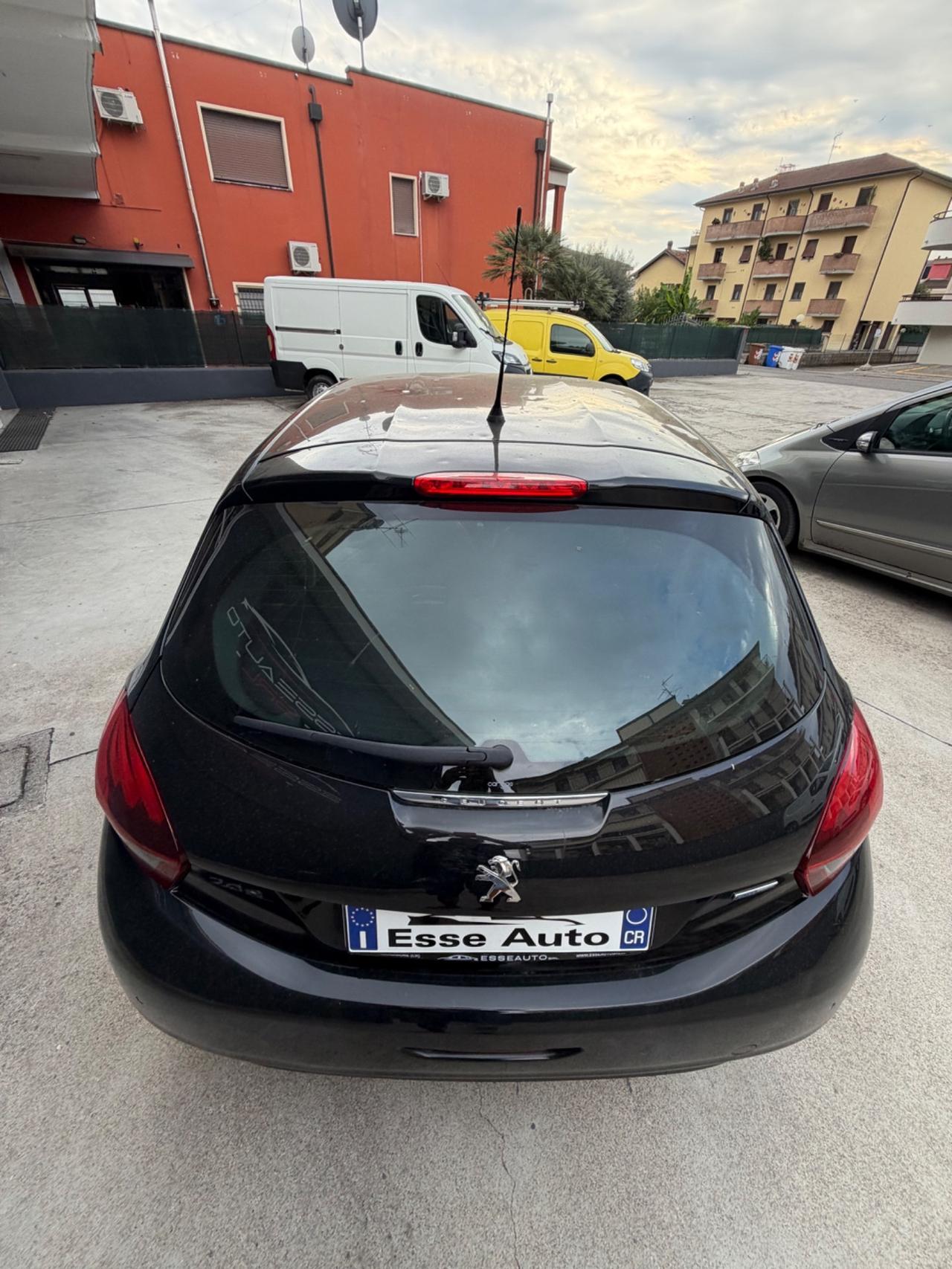 Peugeot 208 PureTech 82 5p. GPL Access