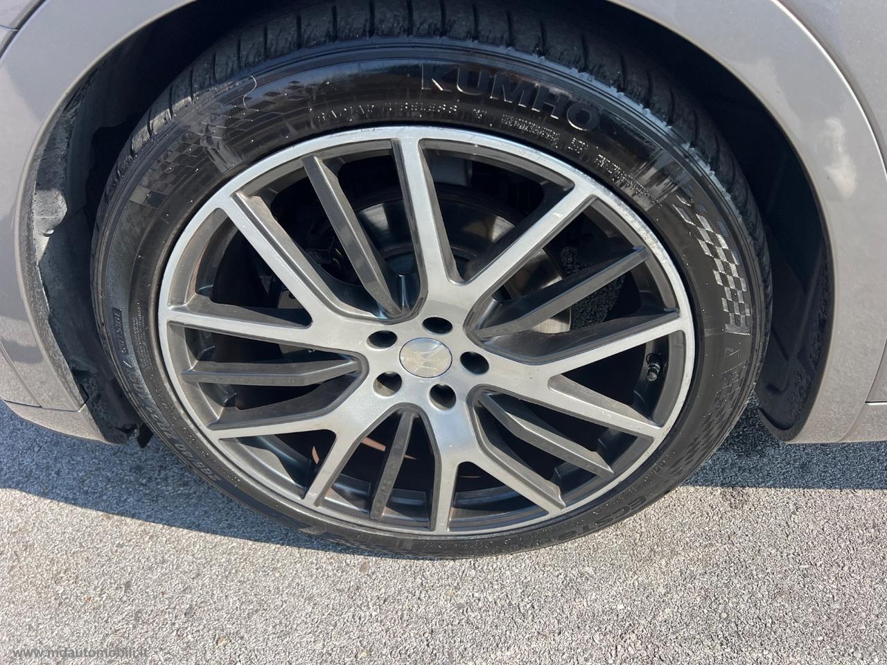 MASERATI Levante V6 Diesel 275 CV AWD TETTO SOLO KM.106000