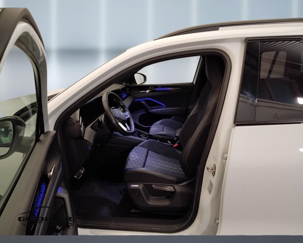VOLKSWAGEN Tiguan III 2024 - Tiguan 1.5 etsi R-Line 150cv dsg