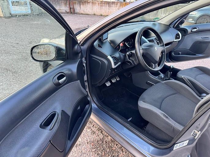 Peugeot 207 2011 1.4 16V Diesel