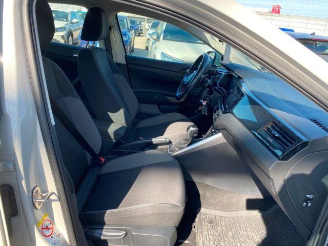 VOLKSWAGEN Taigo 1.0 TSI 110 CV DSG Automatica per NEOPATENTATI