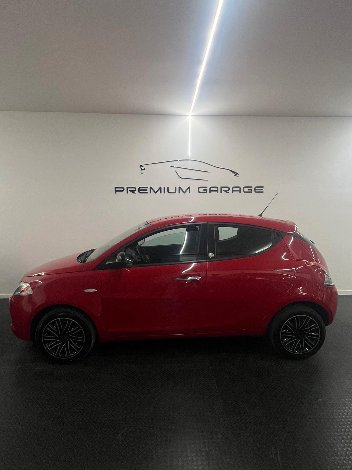 Lancia Ypsilon 1.2 69 CV 5 porte GPL Ecochic Black and Noir
