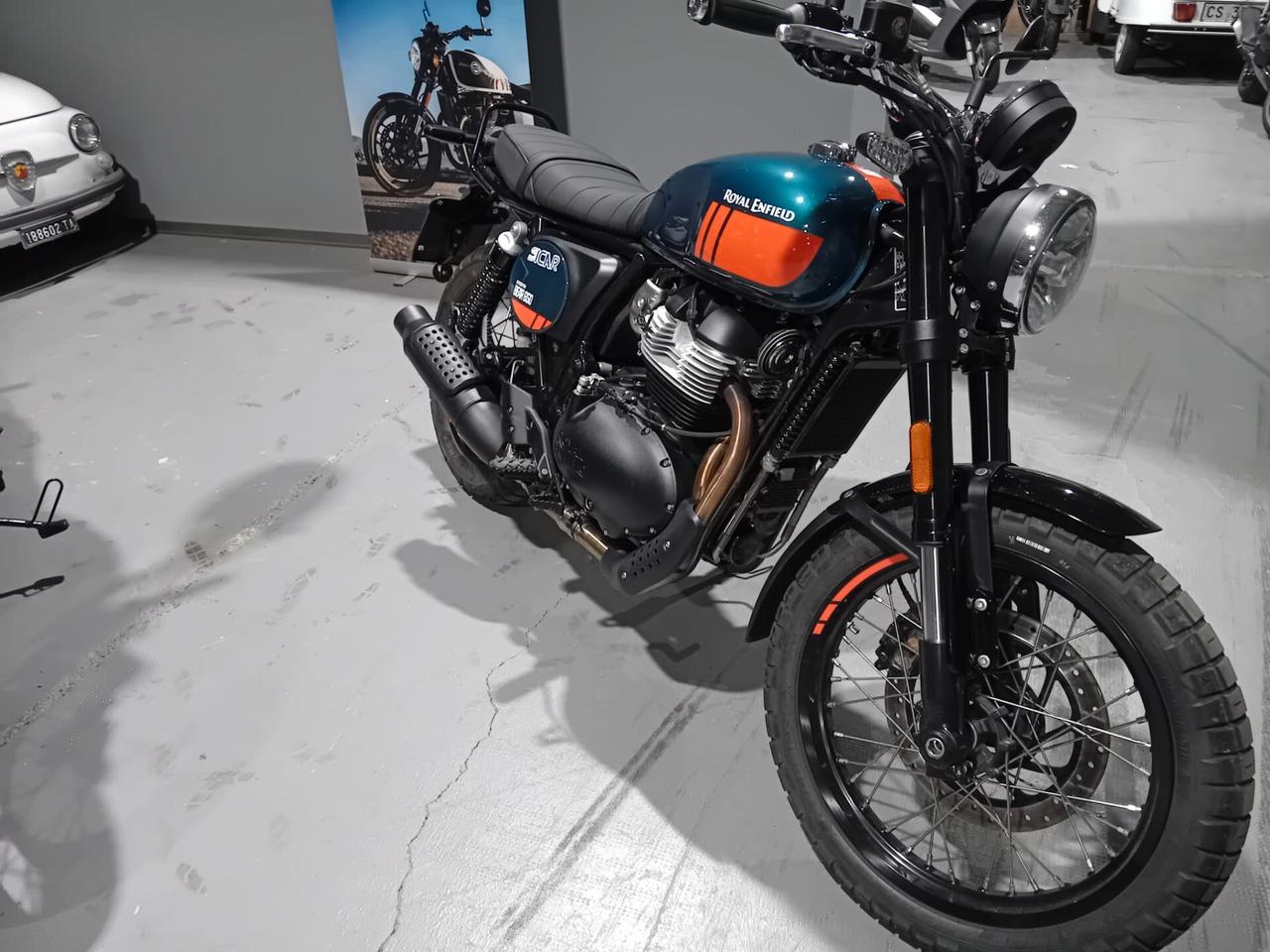 Royal Enfield Interceptor Bear SCRAMBLER