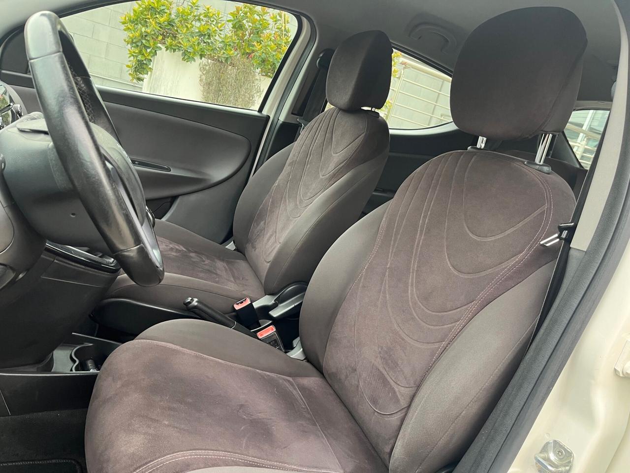 Lancia Ypsilon 1.3 mjt 95cv S&S Gold PDC/CLIMA. OK NEOPAT. PERF.